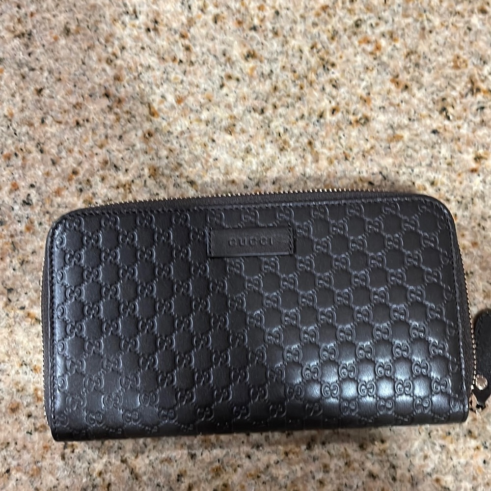 Gucci micro wallet
